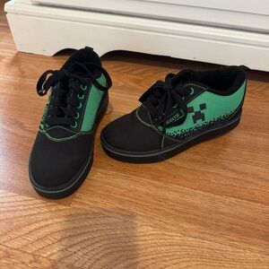 Heelys Kids Size 2 Minecraft Sneakers